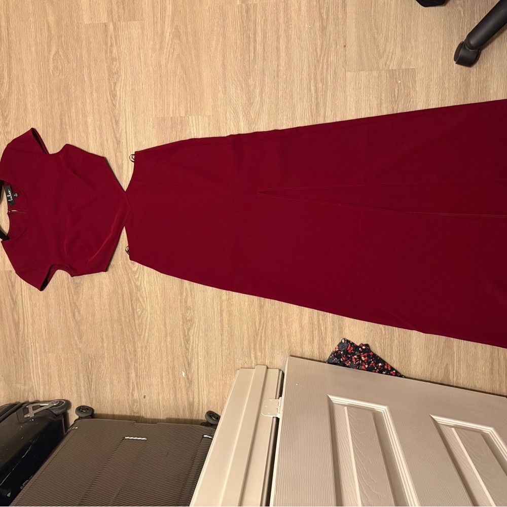 Lulus Burgundy Open-Back Maxi Gown – NWOT, Elegant Slit, Never Worn - Picture 10 of 10